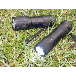 LED Metal Lommelygte med 9 dioder LED-212